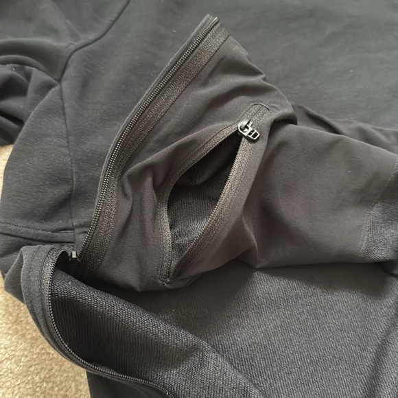 Men’s medium black Lululemon pullover crew neck - Picture 4 of 8